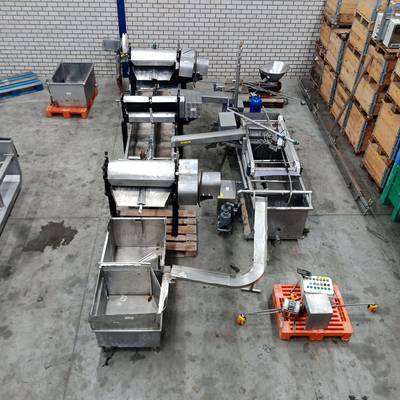 Intestines casing cleaning line